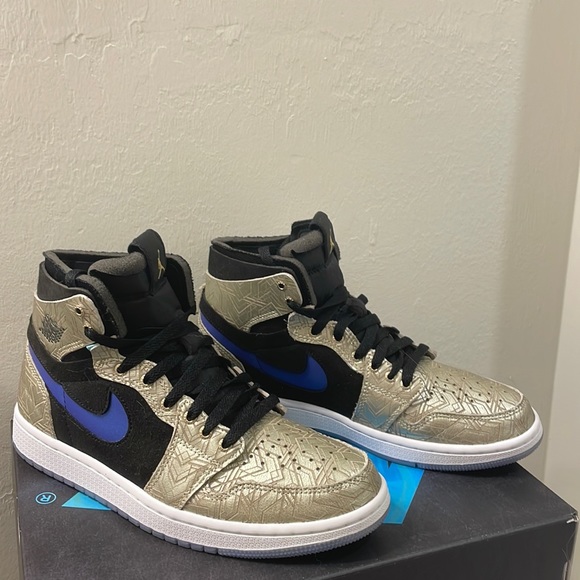 Air Jordan 1 high size 9 women’s (7.5 men)